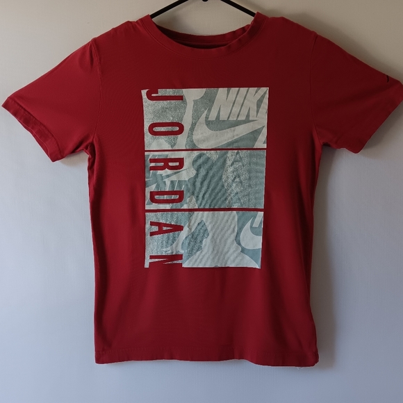 Air Jordan boy's red short-sleeve graphic t-shirt size M - Picture 2 of 8
